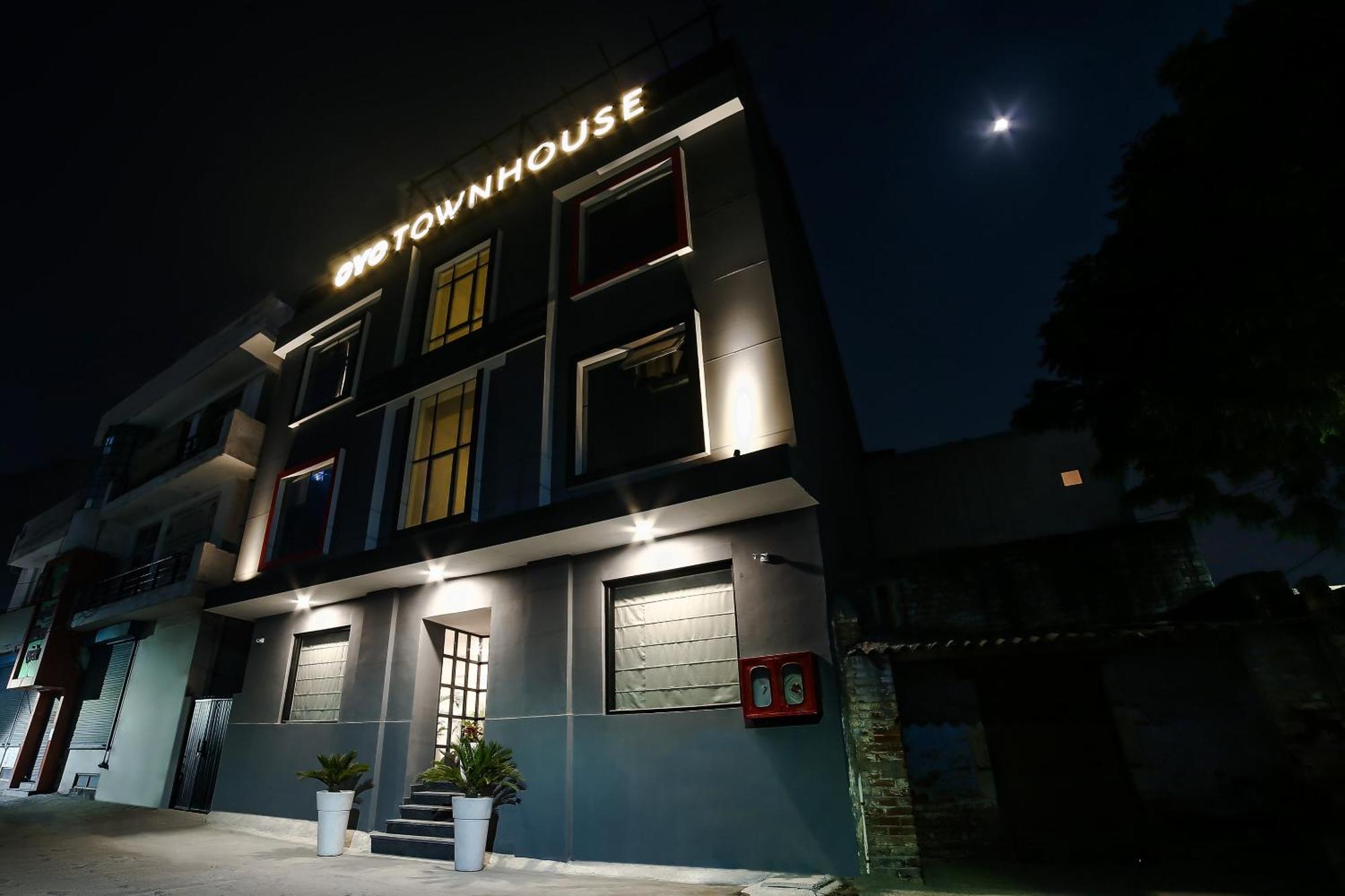 Collection O Townhouse 069 Hotel Gurgaon Exterior photo
